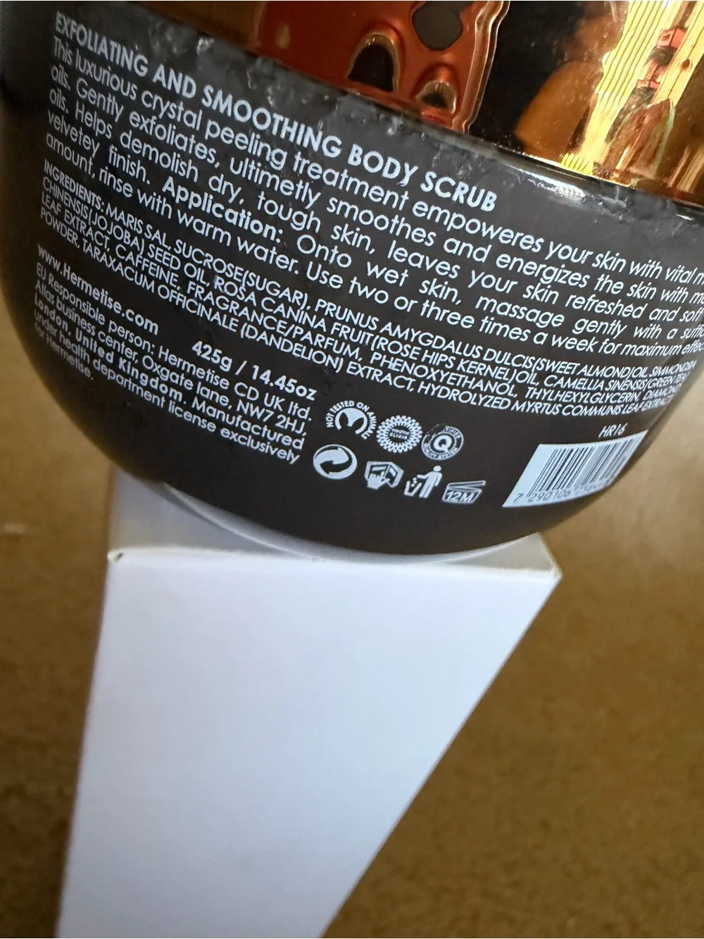 Hermetise Exfoliating and Smoothing Body Scrub - Brown